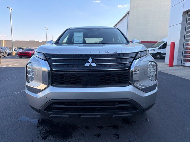 2022 Mitsubishi Outlander ES