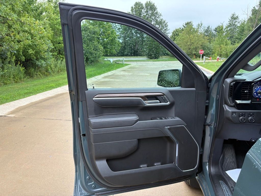 2025 Chevrolet Silverado 1500 LT LT1