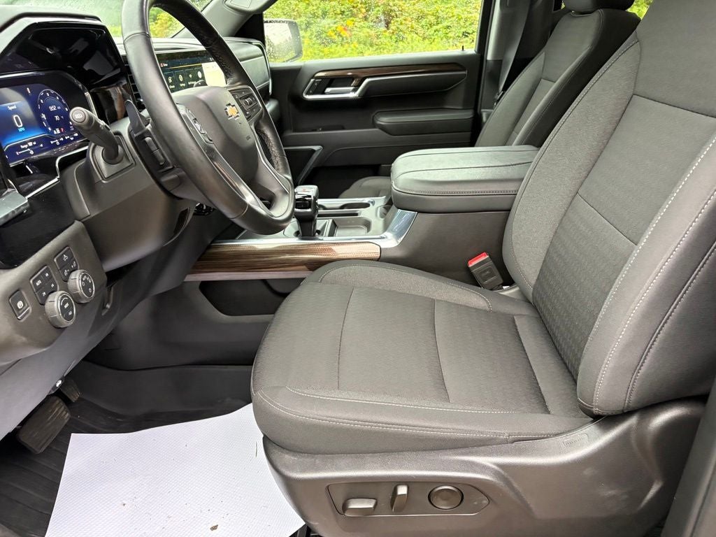 2025 Chevrolet Silverado 1500 LT LT1