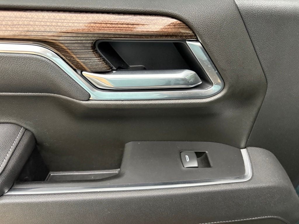 2025 Chevrolet Silverado 1500 LT LT1