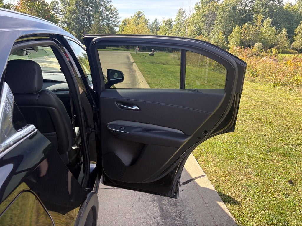 2023 Cadillac XT4 Premium Luxury