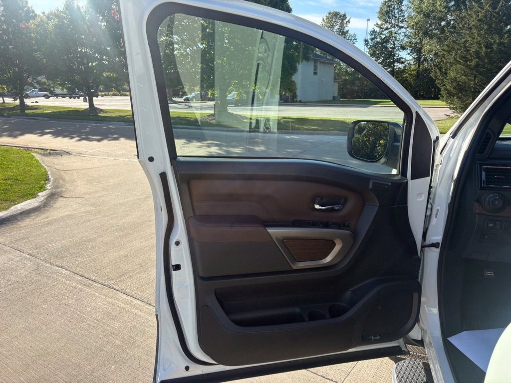 2023 Nissan Titan Platinum Reserve