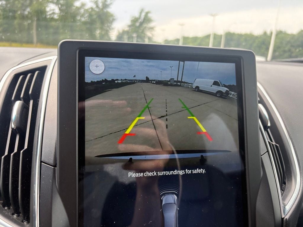 2022 Ford Edge Titanium