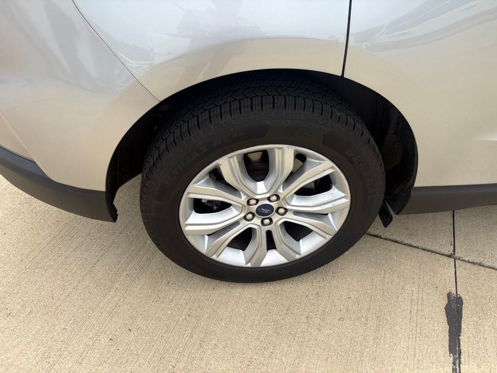 2022 Ford Edge Titanium