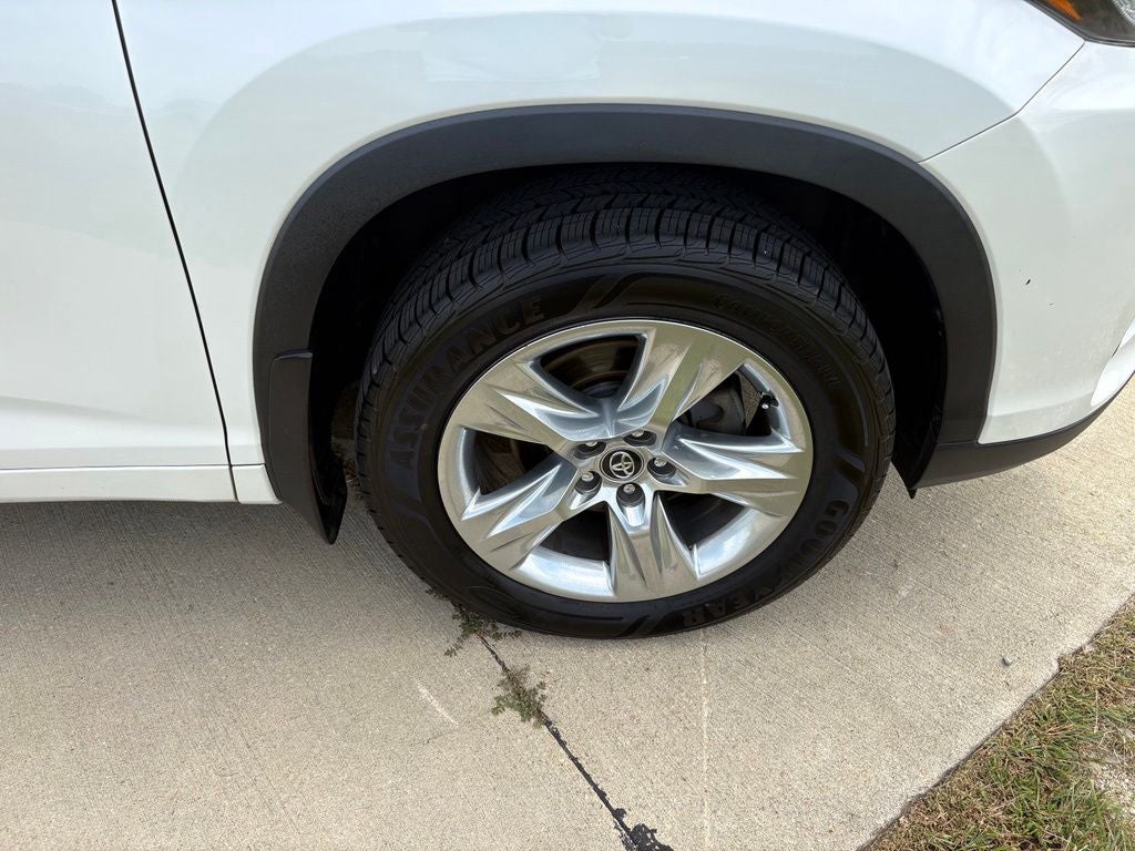 2017 Toyota Highlander Limited