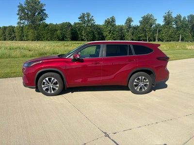 2024 Toyota Highlander XLE