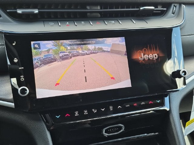 2026 Jeep Grand Cherokee Altitude