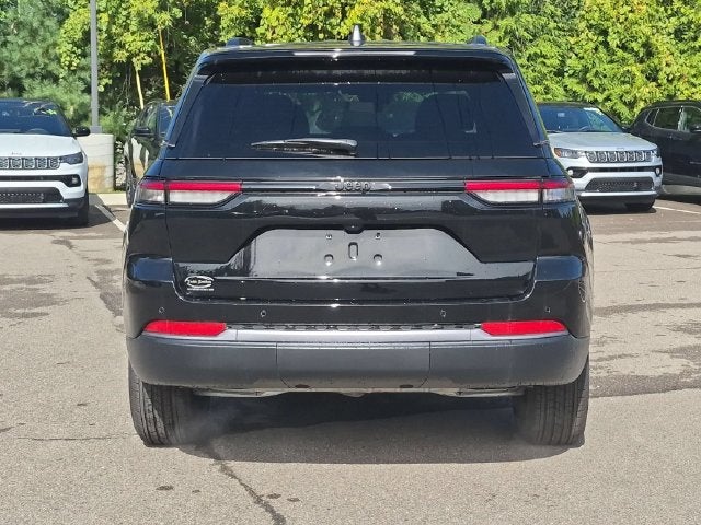 2026 Jeep Grand Cherokee Altitude