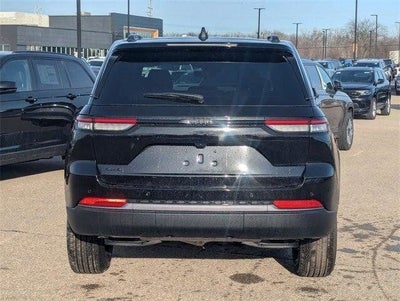 2026 Jeep Grand Cherokee Laredo