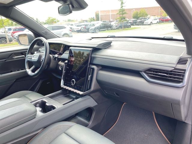 2024 GMC Acadia AT4