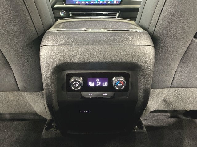 2025 Chevrolet Traverse LT 2LT