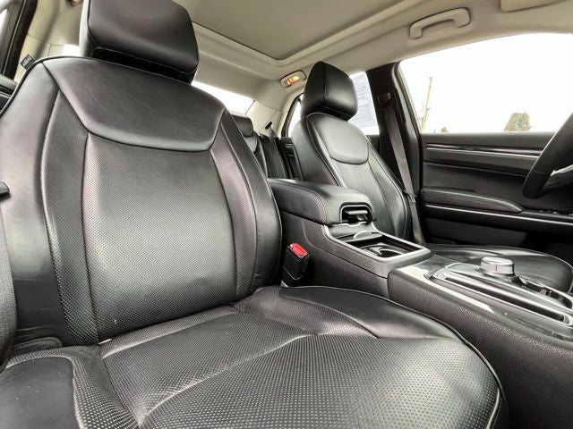 2023 Chrysler 300 Touring