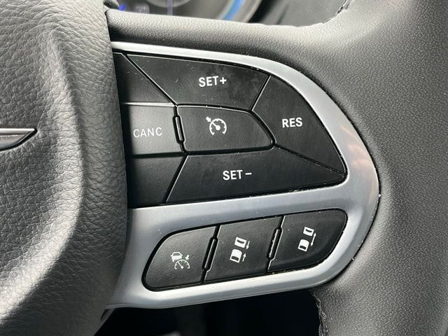 2023 Chrysler 300 Touring