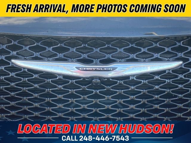 2025 Chrysler Pacifica Select