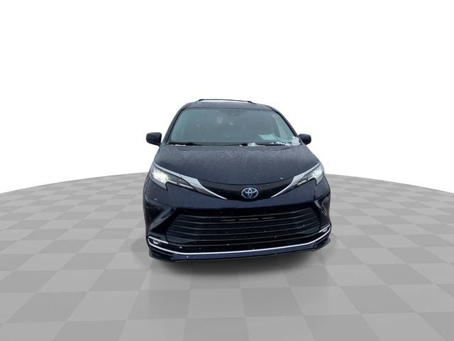 2022 Toyota Sienna XLE 7 Passenger