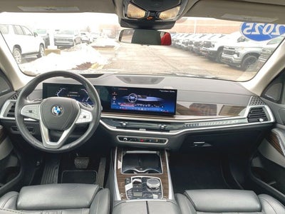 2025 BMW X7 xDrive40i