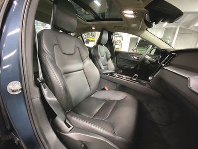 2024 Volvo S60 B5 Core Dark Theme