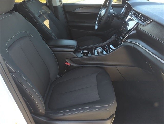 2023 Jeep Grand Cherokee Laredo 4x4