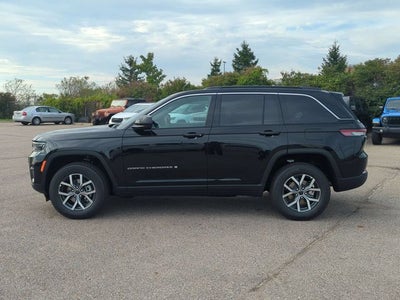 2027 Jeep Grand Cherokee GRAND CHEROKEE LAREDO X 4X4