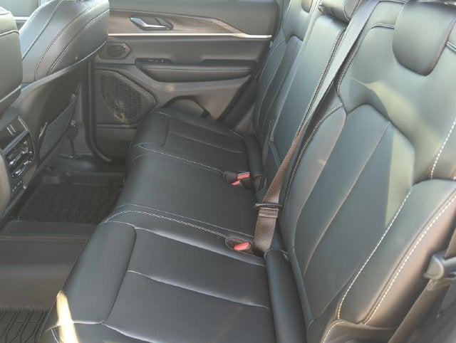 2027 Jeep Grand Cherokee GRAND CHEROKEE LIMITED 4X4