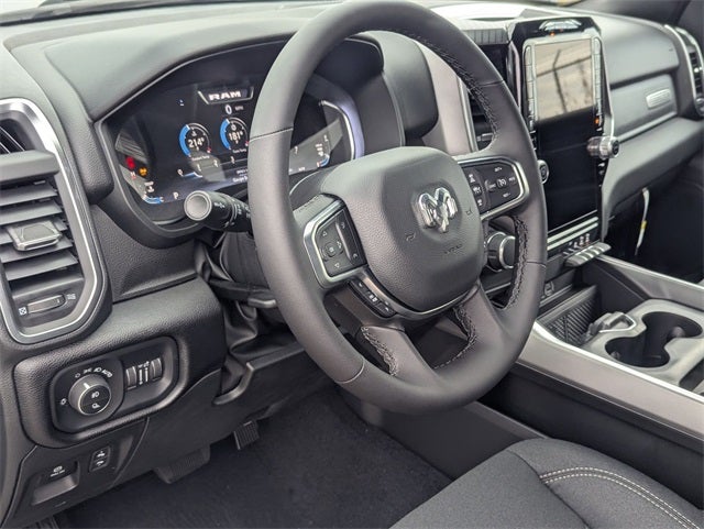 2025 RAM 1500 RAM 1500 BIG HORN CREW CAB 4X4 5'7' BOX