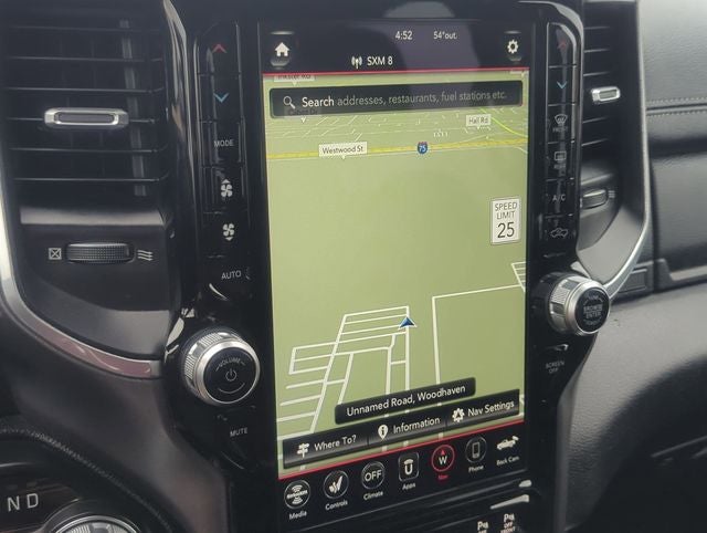 2021 RAM 1500 Laramie Crew Cab 4x4 5'7' Box