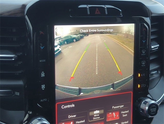 2019 RAM 1500 Laramie Crew Cab 4x4 5'7' Box