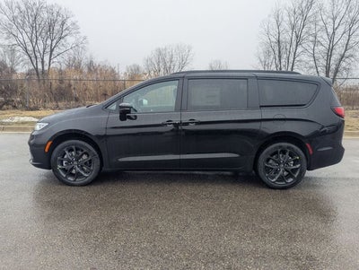 2026 Chrysler Pacifica PACIFICA SELECT AWD