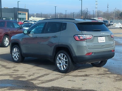 2023 Jeep Compass Latitude Lux FWD