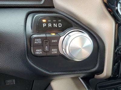 2019 RAM 1500 Laramie Crew Cab 4x4 5'7" Box