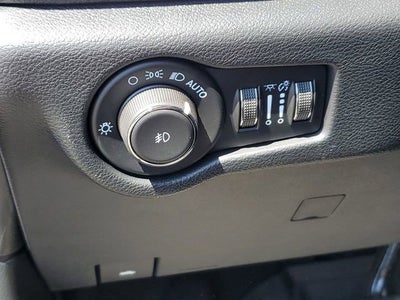 2025 Chrysler Pacifica Hybrid Select