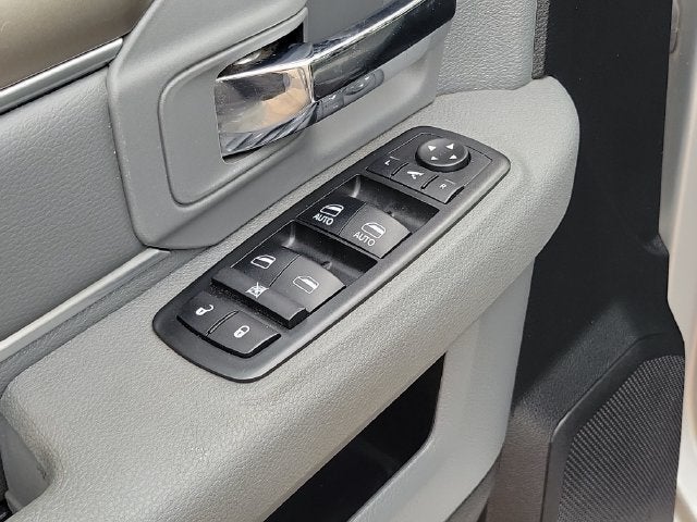 2017 RAM 1500 Big Horn Crew Cab 4x4 5'7" Box