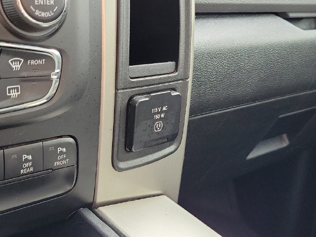 2017 RAM 1500 Big Horn Crew Cab 4x4 5'7" Box