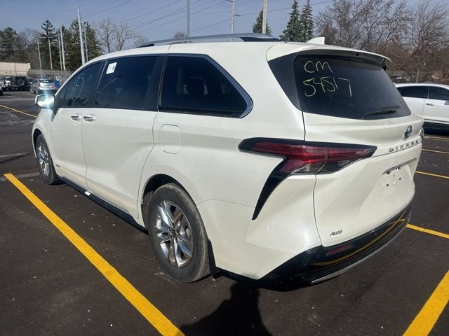 2021 Toyota Sienna XLE