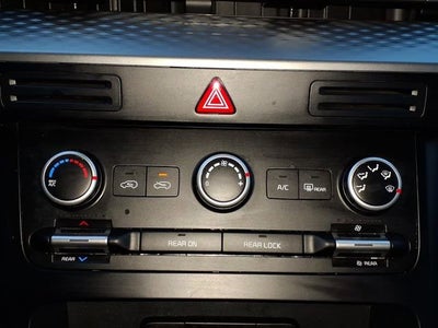 2023 Kia Carnival LX