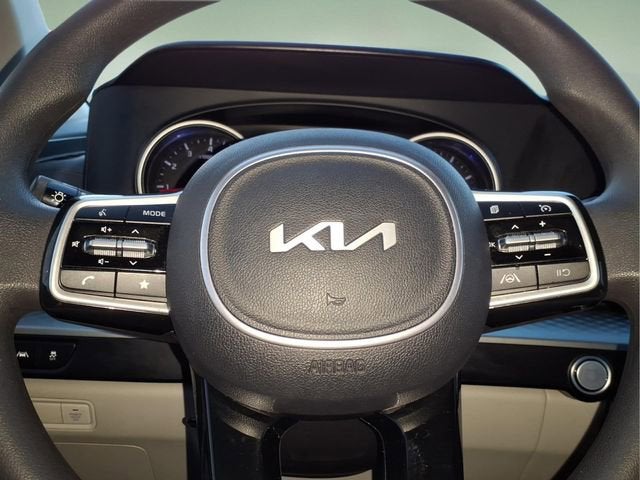 2023 Kia Carnival LX