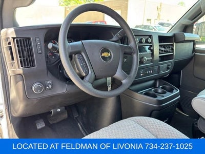 2025 Chevrolet Express Passenger 1LT