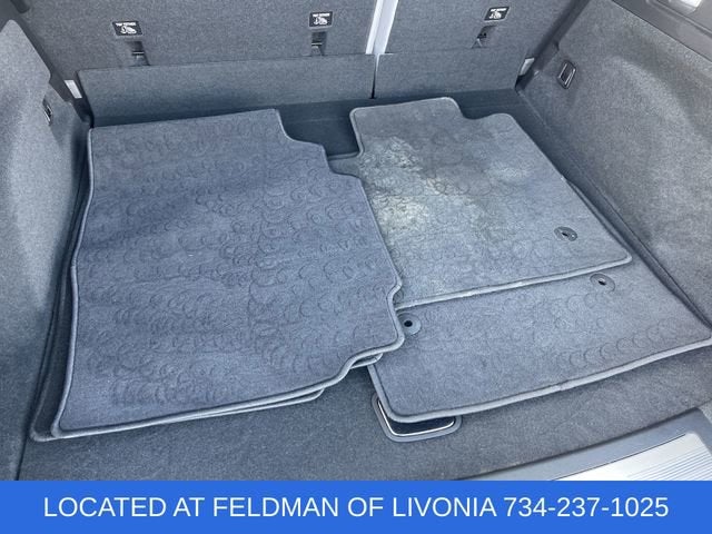 2024 Cadillac LYRIQ Luxury 1