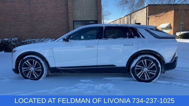 2024 Cadillac LYRIQ Luxury 2