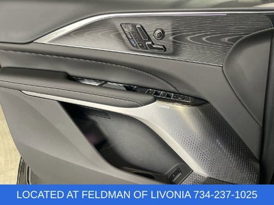 2024 Cadillac LYRIQ Luxury 3