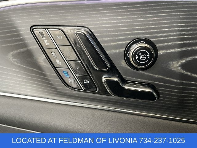 2024 Cadillac LYRIQ Luxury 3
