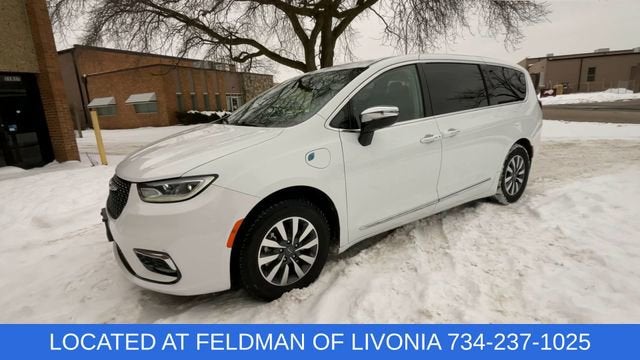 2023 Chrysler Pacifica Hybrid Limited