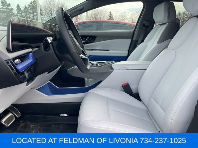 2025 Cadillac OPTIQ Luxury 1