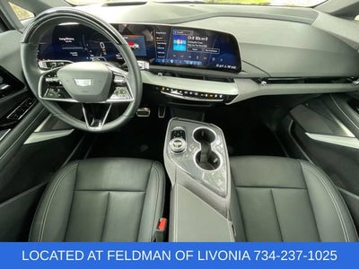 2025 Cadillac OPTIQ Luxury 2