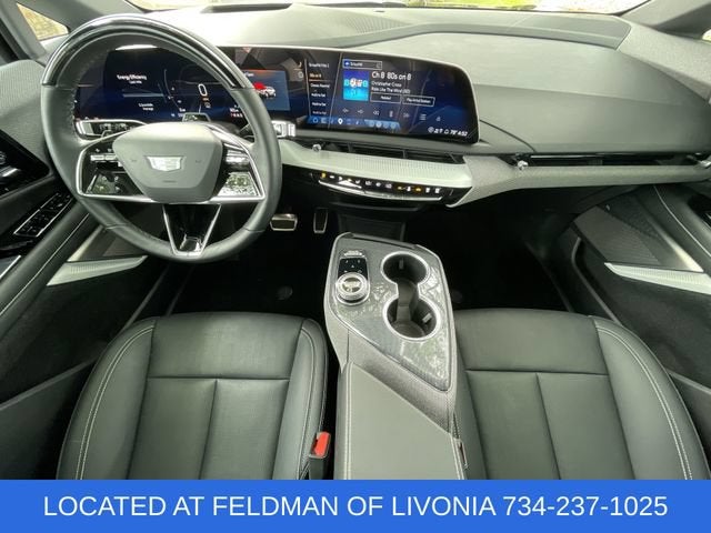2025 Cadillac OPTIQ Luxury 2