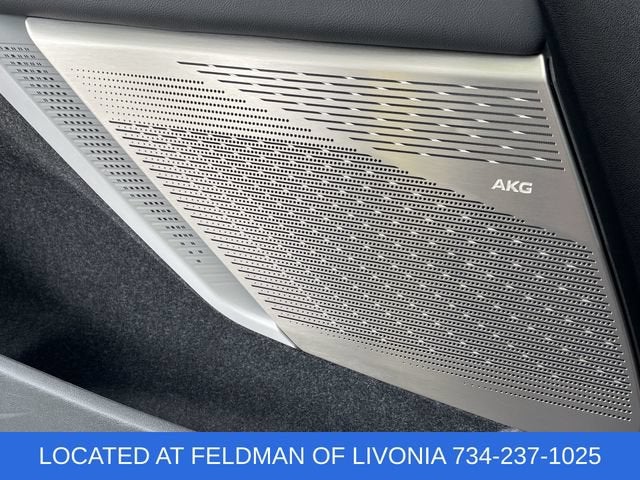 2025 Cadillac OPTIQ Luxury 2