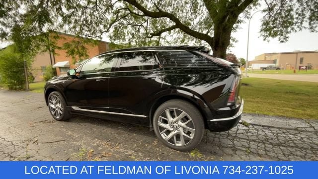 2025 Cadillac OPTIQ Luxury 2