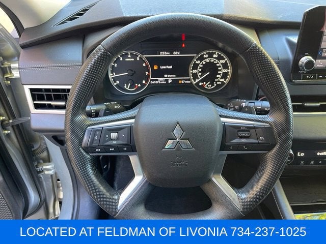 2024 Mitsubishi Outlander ES