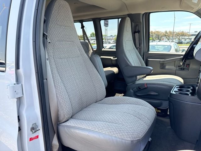2022 Chevrolet Express 2500 LT Passenger