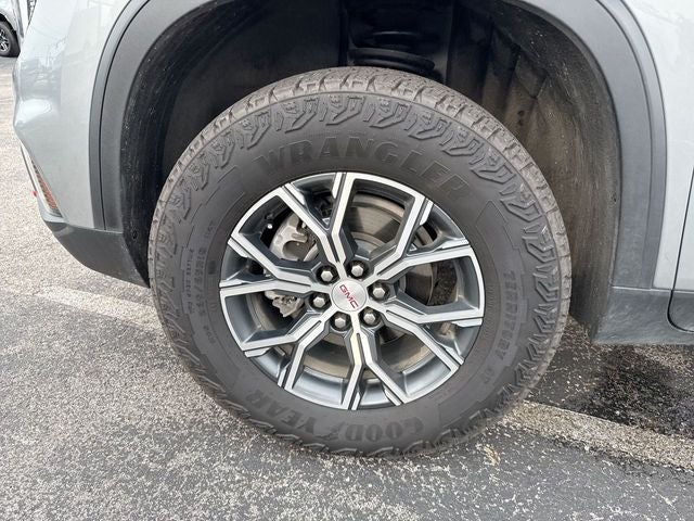 2024 GMC Acadia AT4